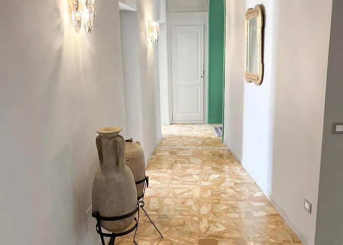 Attico Mugnai - Stylish Penthouse In Old Center Apartment
